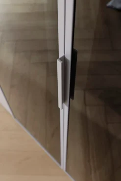 Drehtürenschrank Skat