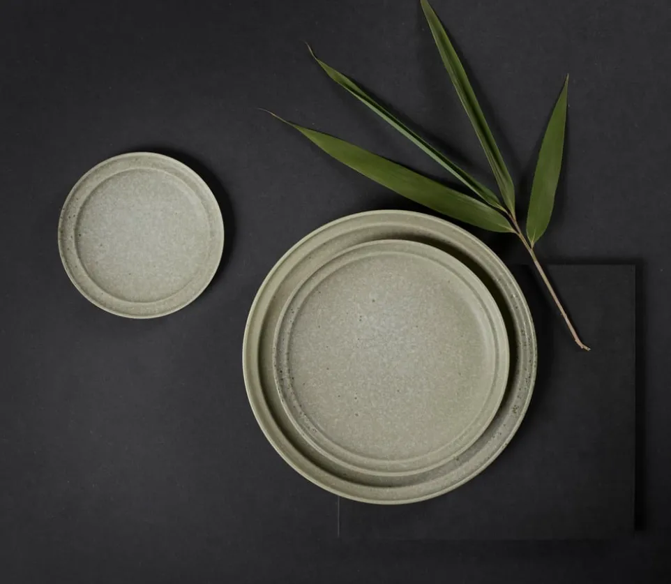 Flacher Teller Nesuto